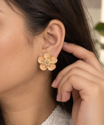 Load image into Gallery viewer, Anti-tarnish floral earrings featuring glossy peach-pink petals
