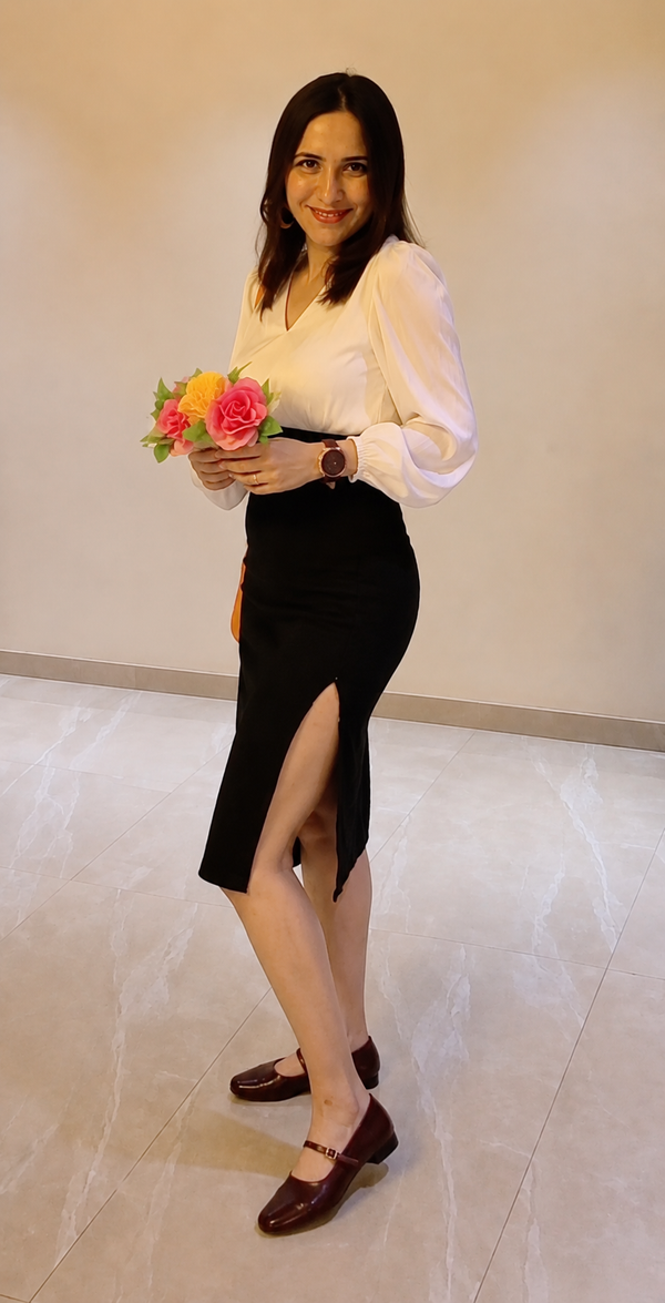 White & Black Elegant V-Neck Midi Dress with Slit - PRAVtown